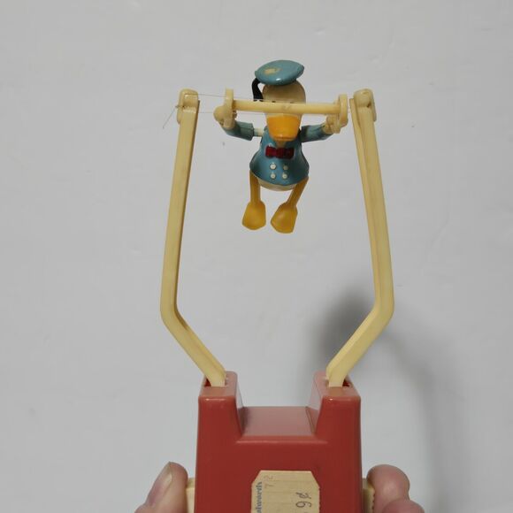 Vintage 1960s Donald Duck Tricky Trapeze Push Button String Toy Disney - Picture 6 of 10